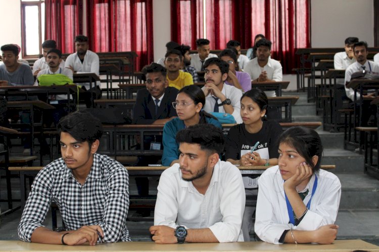 हिमालयन ग्रुप में आयोजित वेबिनार में चैटबॉट के डेटाबेस डिजाइन पर हुई चर्चा....