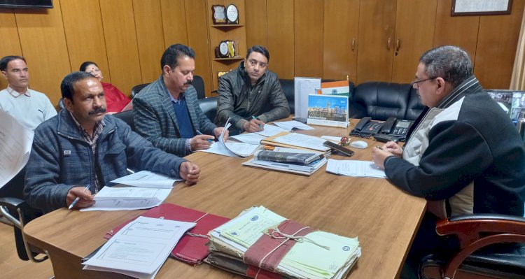 480 स्कूलों के 960 अध्यापकों को कार्यक्रम के तहत हेल्थ एंड वेलनेस एंबेस्डर बनाया स्कूल हेल्थ एंड वेलनेस प्रोग्राम की जिला स्तरीय समन्वय समिति की बैठक आयोजित.......