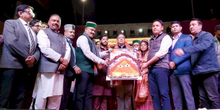 भजन संध्या के दूसरे दिन सीपीएस आशीष बुटेल ने की बत्तौर मुख्यातिथि शिरकत...... मास्टर सलीम ने माता के भजनों का गुणगान करके बनाया भक्तिमय महौल