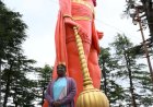 राष्ट्रपति  जाखू मंदिर में पूजा-अर्चना की.....