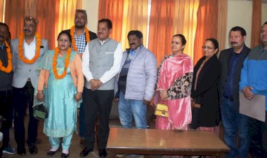 उपमंडलाधिकारी कुल्लू ने दिलाई मनोनीत सदस्य को की शपथ