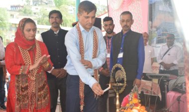 उपायुक्त ने जिला स्तरीय शिरगुल देवता बैशाखी मेले का किया शुभारंभ........ शिरगुल महाराज की शोभा यात्रा के साथ आरंभ हुआ तीन दिवसीय बैशाखी मेला