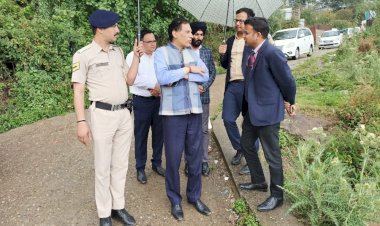 मुख्य सचिव ने की धर्मशाला स्मार्ट सिटी प्रोजेक्ट की समीक्षा.. बोले...बेहतर आपसी तालमेल से तय समयावधि में पूर्ण करें कार्य