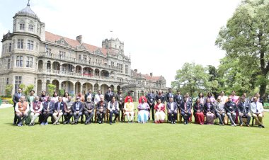 राष्ट्रपति ने भारतीय उच्च अध्ययन संस्थान का दौरा किया.......