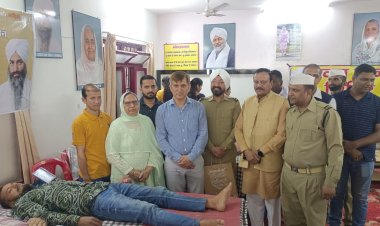 निरंकारी चैरिटेबल फाउंडेशन के विशाल रक्तदान शिविर  में ....... 100 से अधिक लोगों ने किया रक्तदान...