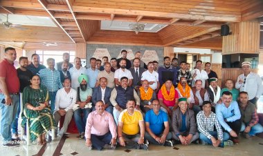 दीपक शर्मा के प्रदेश फुटबॉल संघ के महासचिव बनने पर सिरमौर फुटबॉल संघ गद् गद्  ......