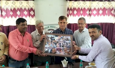 सिरमौर प्रेस क्लब ने ........उपायुक्त के पद से स्थानांतरित आईएएस अधिकारी आरके गौतम को गरिमापूर्ण विदाई दी