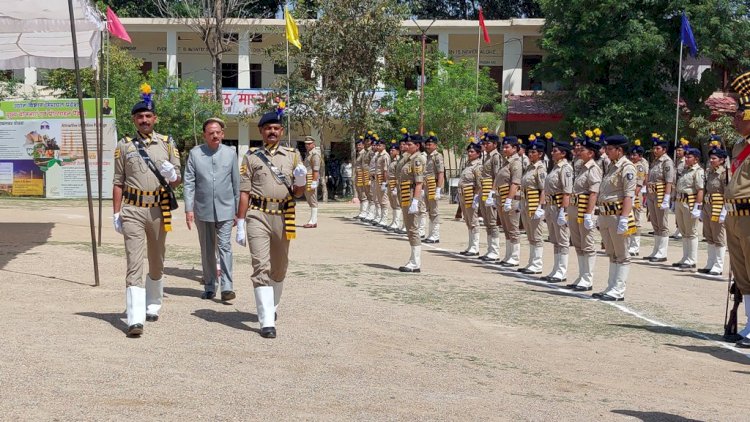 ऊना में हर्षोउल्लास से मनाया गया जिला स्तरीय हिमाचल दिवस समारोह उद्योग मंत्री हर्षवर्धन चैहान ने किया ध्वज़ारोहण......