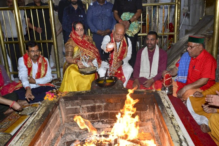 राज्यपाल ने माता चिंतपूर्णी मंदिर में नवाया शीश