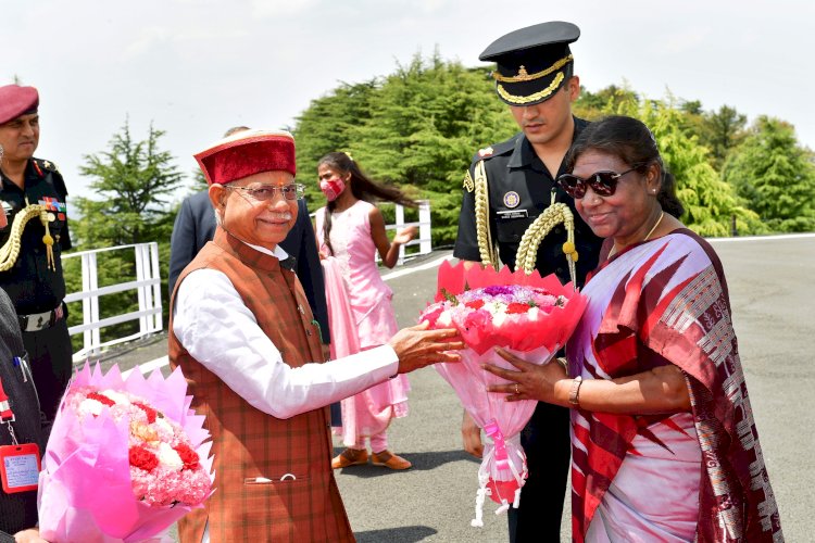 राष्ट्रपति का शिमला पहुंचने पर गर्मजोशी से स्वागत.......