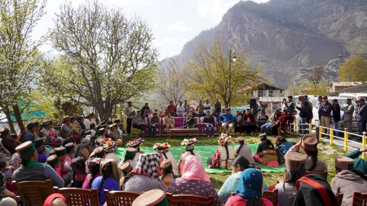 एनसीएसटी आयोग का मुख्य उद्देश्य जनजातीय लोगों की समस्याओं का निवारण करना है -............एनसीएसटी आयोग की सचिव ने सांगला में स्थानीय लोगों के साथ किया संवाद