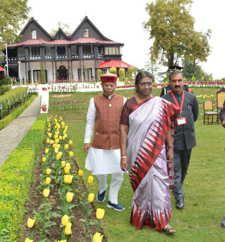 छराबड़ा में राष्ट्रपति निवास में ....... राष्ट्रपति ने ट्यूलिप गार्डन का उद्घाटन किया.....