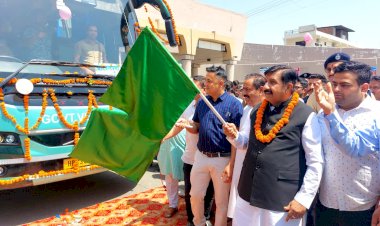 उप मुख्यमंत्री ने  माता श्री चिंतपूर्णी -दिल्ली वोल्वो बस को हरी झंडी दिखा कर किया रवाना.......... वोल्वो बस सेवा से धार्मिक पर्यटन को मिलेगा बढ़ावा.......