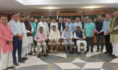 उद्योग मंत्री ने प्रथम बार निर्वाचित विधायकों को सम्बोधित किया .......