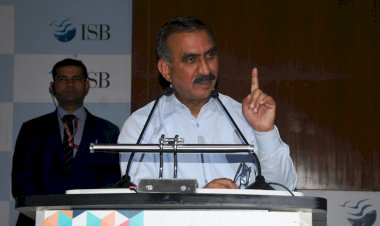 मुख्यमंत्री ने इंडियन स्कूल ऑफ बिजनेस के सम्मेलन को संबोधित किया.....  हिमाचल में नीति अनुसंधान केंद्र स्थापित करने के लिए आमंत्रित .......