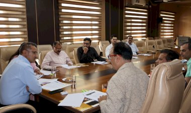 18  दुकानदारों के पास प्रतिबंधित पॉलीथिन पाए जाने पर 51000 रुपए जुर्माना वसूल किया ........  जिला स्तरीय सार्वजनिक वितरण समिति की   समीक्षा बैठक हुई आयोजित......