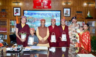 राजभवन में....... सिक्किम के स्थापना दिवस के अवसर पर सम्मान समारोह आयोजित