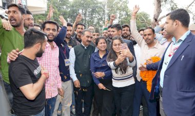 5जी तकनीक से प्रदेश में शिक्षा क्षेत्र में आएंगे क्रांतिकारी बदलाव: मुख्यमंत्री मुख्यमंत्री ने  विश्वविद्यालय शिमला में हमीरपुर छात्र संघ के समारोह की अध्यक्षता की.....