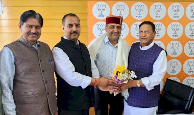 मीडिया प्रभारी कर्ण नंदा को  जन्मदिवस को शुभकामनाएं दी...   भाजपा प्रदेश अध्यक्ष डॉ राजीव बिंदल ने ...