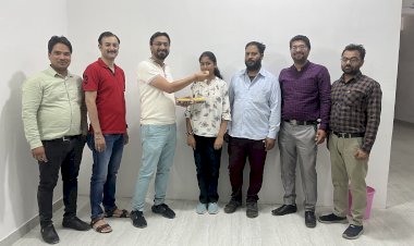 कैरि यर एकेडमी सीनि यर सेकेंडरी स्कूल  की....... छात्रा रूशदा ने मेरिट सचूी में  प्राप्त  कि या दसवां स्थान