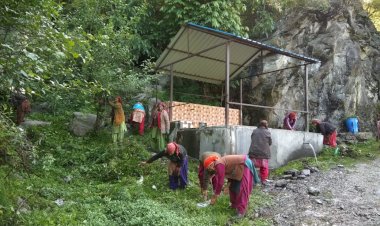 विशेष सफाई अभियान........ निचार विकास खंड में किया गया........ साफ-सफाई का कार्य.......