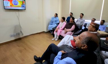 प्रधानमंत्री मोदी की मन की बात 101 वां एपिसोड ......   नेता प्रतिपक्ष  और  भाजपा अध्यक्ष ने सुना....