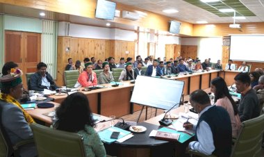 किन्नौर जिला में चलाए जा रहे विकासात्मक कार्यों को शीघ्रता से पूर्ण करें जिला के अधिकारी व कर्मचारी - जगत सिंह नेगी......