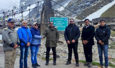 मनाली -कोकसर  -ग्रामफू वाया कुंजम दर्रा -काजा के लिए हल्के फोर बाई फोर व चेन लगे  वाहनों की आवाजाही के लिए हुआ बहाल......  सुबह 8 से 2 बजे कोकसर व काजा से होगी वाहनों की आवाजाही.....