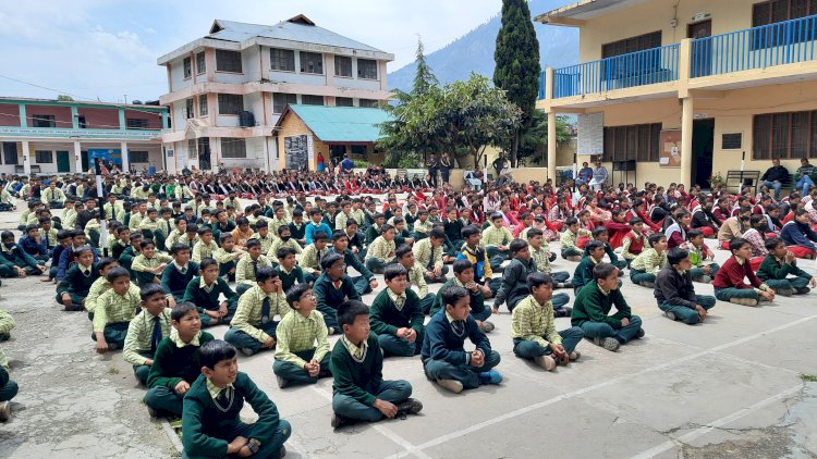 विश्व रेडक्रॉस दिवस पर सूचना एवं जनसंपर्क विभाग के कलाकारों द्वारा किया बच्चों को नशे की बुरी आदत के बारे में जागरूक........