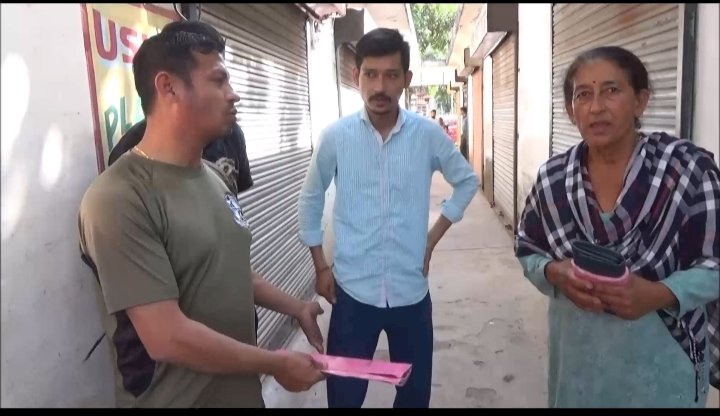 शम्भूवाला में PWD की जमीन पर अवैध कब्जे...........लोगो ने प्रशासन से अवैध कब्जे हटानें की उठाई माँग........पुराने भवन मे लगता है नशेड़ियों का जमावड़ा......