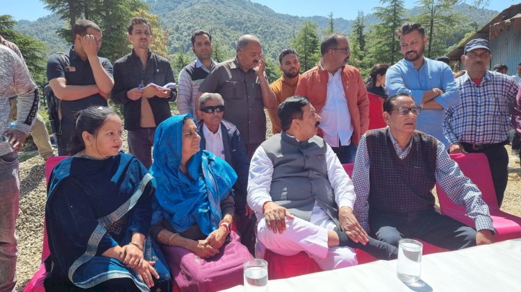 उप मुख्यमंत्री ने  निर्माणाधीन  निरीक्षण कुटीर  की  कार्य प्रगति का लिया जायजा..... एक साल के भीतर  निर्माण कार्य पूर्ण करने के दिए निर्देश....