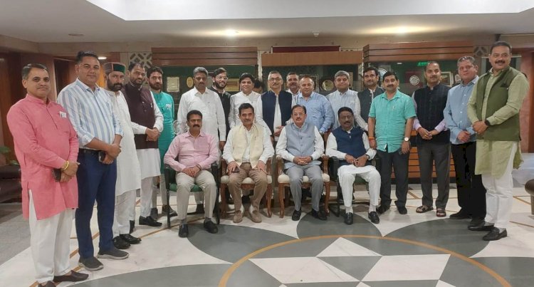 उद्योग मंत्री ने प्रथम बार निर्वाचित विधायकों को सम्बोधित किया .......