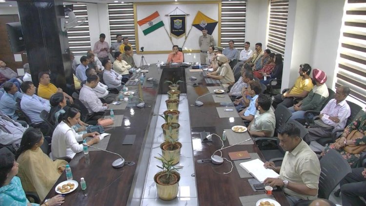 नशे की कुरीतियों को रोकने के लिए एसपी ने बुलाई बैठक पुलिस थाना नाहन के अंतर्गत आने वाली पचायतों को 16 बीटो में बांटा