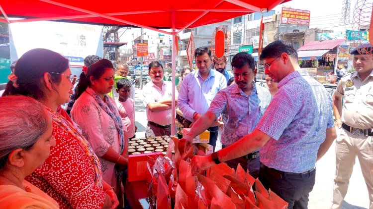 प्रियतु मंडल ने पंचायती विभाग के अधिकारियों के साथ की बैठक.... अधिकारियों को सभी कार्य आनलाईन करने के दिए निर्देश......