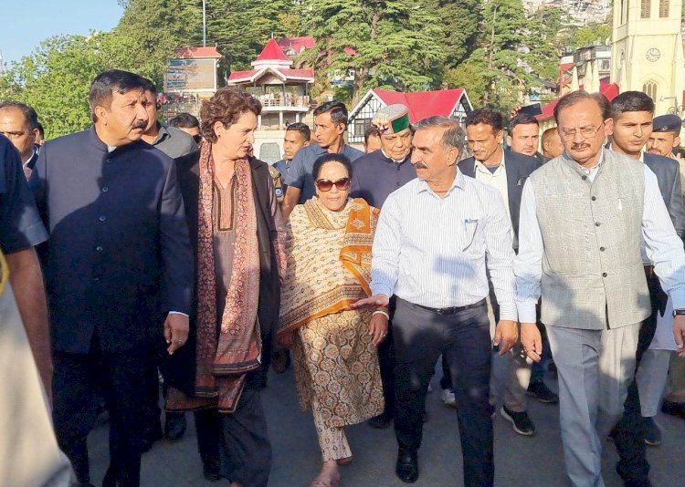 प्रियंका गांधी ने मुख्यमंत्री के साथ ऐतिहासिक माल रोड का भ्रमण किया