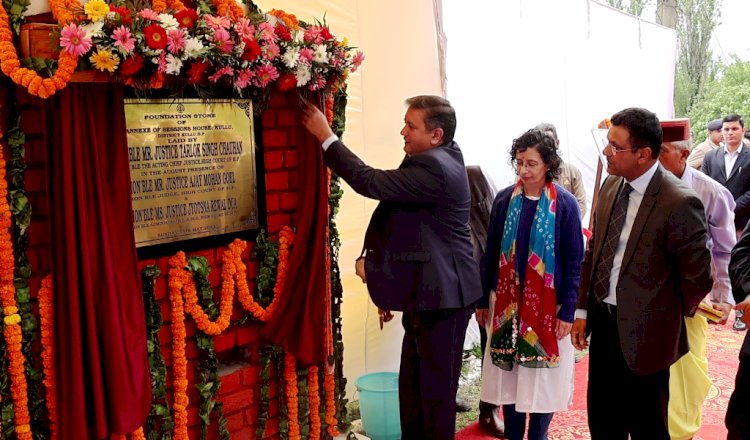 कार्यवाहक मुख्य न्यायाधीश, न्यायमूर्ति तरलोक सिंह चौहान ने.......सेशन्स हाउस कुल्लु के एनेक्सी भवन किया  का शिलान्यास....
