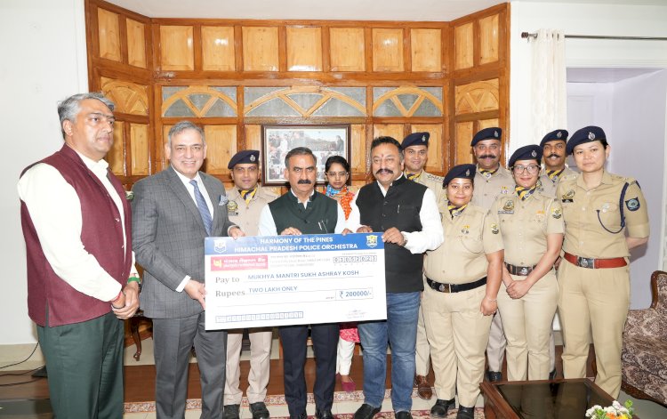 हार्मनी ऑफ द पाइंस ने ...... मुख्यमंत्री सुख आश्रय कोष के लिए दो लाख रुपये का चेक भेंट किया।......