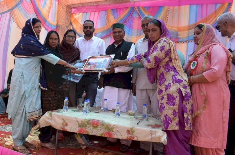 किशोरी लाल ने भुलाणा में जनसंवाद कर सुनी समस्याएं...... बोले...जन-जन तक पहुंचे सरकारी योजनाओं का लाभ.....