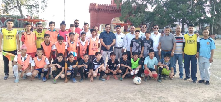 टाई ब्रेकर में एसवीएन स्कुल......... 3.0 से विजय  जिला स्तरीय फुटबॉल प्रतियोगिता का शुभारंभ