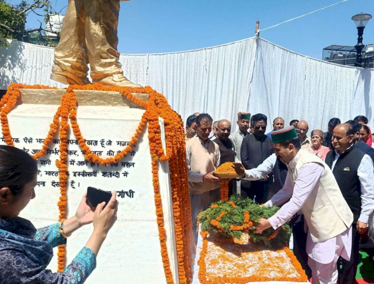 पुण्यतिथि पर छोटा शिमला स्थित सद्भावना चौक पर राजीव गांधी को किया याद......