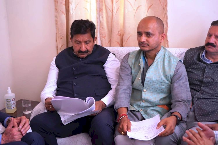 जनता की मांग अनुरूप कार्य का निष्पादन करें अधिकारी : उप मुख्यमंत्री............... मुकेश अग्निहोत्री ने चौपाल विश्राम गृह में सुनी जन समस्याएं.......