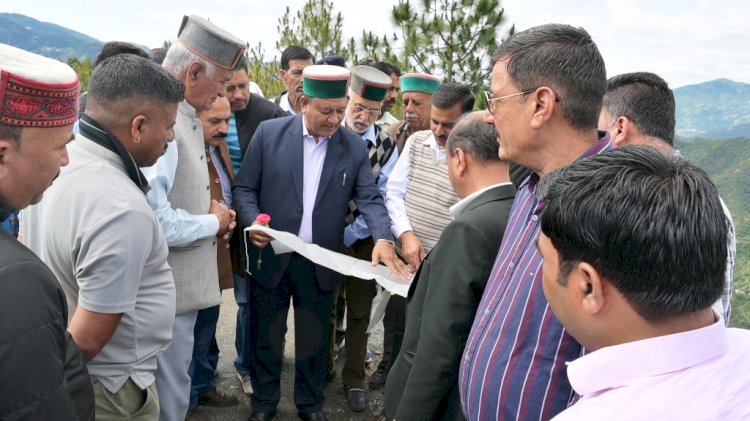 राजस्व, बाग़वानी एवं जन जातीय विकास मंत्री ने शोघी आन्नदपुर के नज़दीक कोट पंचायत के पीड़ी-पाटड़ा में फल एवं सब्जी मण्डी के लिए चयनित स्थल का किया  निरीक्षण........