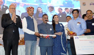 मुख्यमंत्री ने पर्यावरण संरक्षण में..... उत्कृष्ट कार्य के लिए पुरस्कार प्रदान किए.....