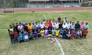 जोनल सेलेक्शन कैंप ऑफ नेशनल फुटबाल टीम (अंडर-16) के लिए हमीरपुर में हुए ट्रायल......... फुटबाल खिलाड़ियों को उपलब्ध करवाएंगे बेहतरीन सुविधाएं...... सुनील शर्मा बिट्टू