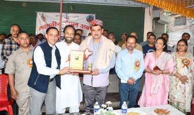 अर्की विधानसभा क्षेत्र में.......... पी.एम.जी.एस.वाई के तहत 100 करोड़ रुपये की सड़क योजनाएं स्वीकृत - संजय अवस्थी.....