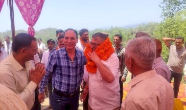 अजय सोलंकी ने सलानी कटोला तथा त्रिलोकपुर पंचायतों में जन समस्यायें सुनी