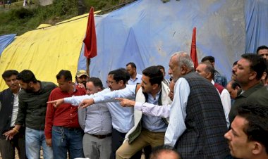 वैली ब्रिज के माध्यम से एनएच-5 को एक सप्ताह के भीतर किया जायेगा बहाल - विक्रमादित्य सिंह.............. लोक निर्माण मंत्री ने मौके पर जाकर लिया बाधित मार्ग का जायजा,.......