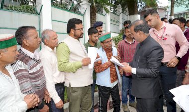 मुख्यमंत्री ने.......ओक ओवर शिमला में जन समस्याएं सुनीं