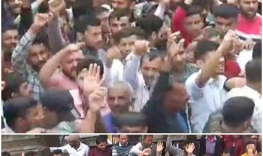 सड़कों पर उतरे सिरमौर के सैंकड़ों लोग, डीसी ऑफिस के बाहर धरना ....लड़ाई अब सिरमौर और शिमला की टैक्सी यूनियन के बीच .....