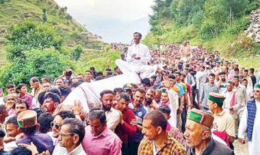 157 वर्षों बाद स्थापित की गई खुनेवड ......प्राचीन विजट महाराज के मंदिर की छत पर